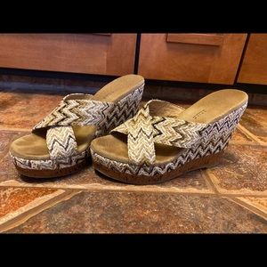 EUC woven white/tans/brown crisscross slide 4.5" wedge cork base sandal